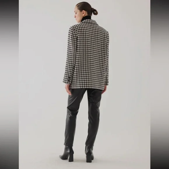 Houndstooth Pattern Ecru Oversized Blazer
Jacket - Picture 4 of 7